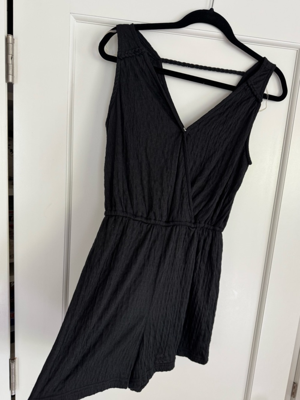 Universal Thread Size S Black Vneck Crossover Romper
